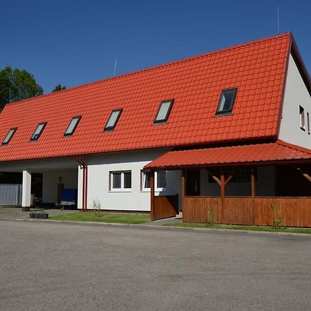 Skolici Stredisko Abena S Ubytovanim Apartment Острава Екстериор снимка