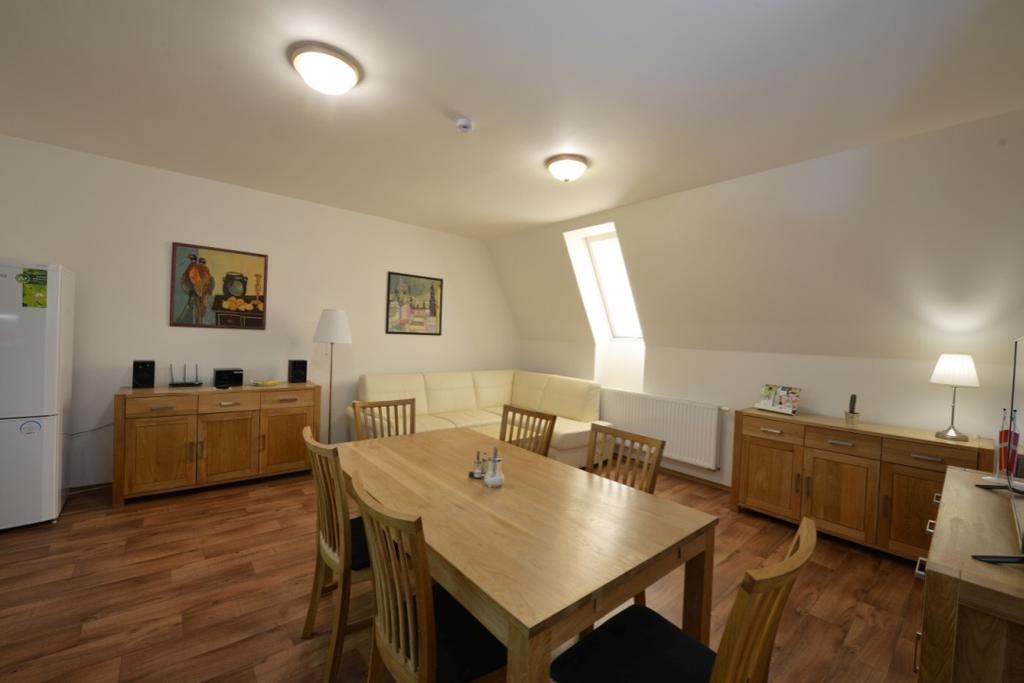 Skolici Stredisko Abena S Ubytovanim Apartment Острава Екстериор снимка