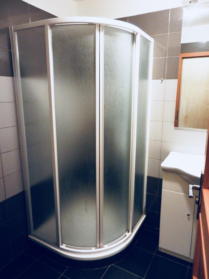 Skolici Stredisko Abena S Ubytovanim Apartment Острава Екстериор снимка