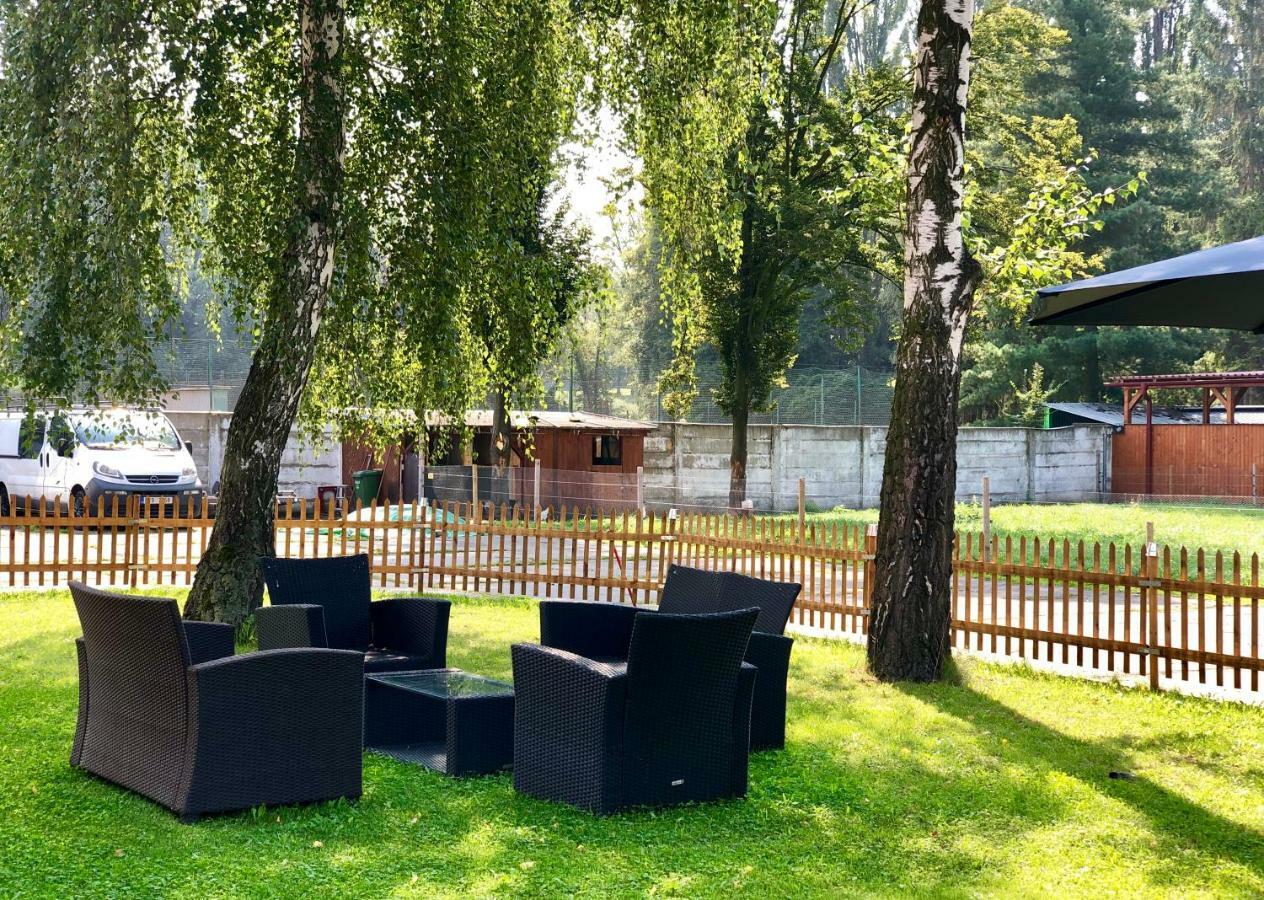 Skolici Stredisko Abena S Ubytovanim Apartment Острава Екстериор снимка